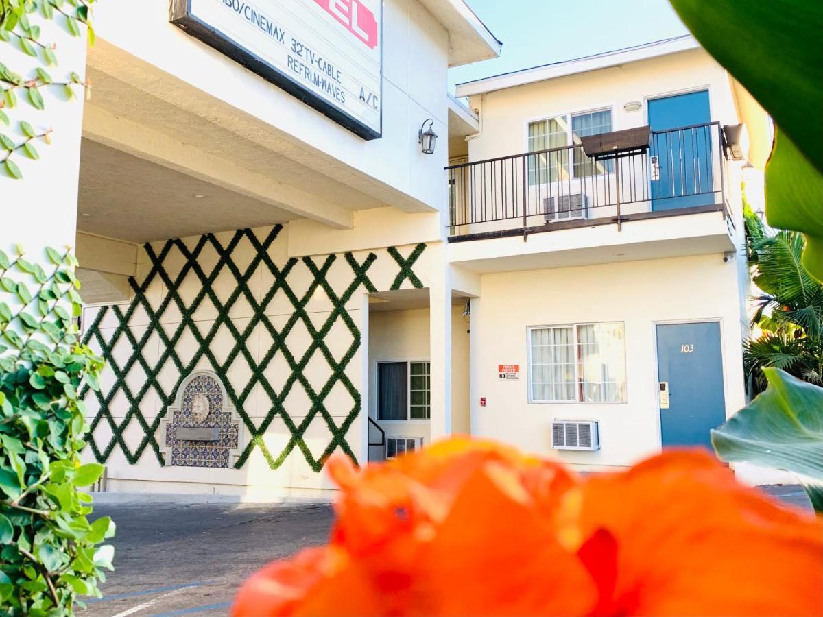 Hotel Villa Serena El Cajon Esterno foto